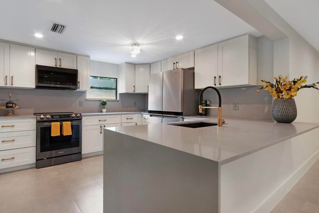 待售: $749,000 (3 贝兹, 2 浴室, 1668 平方英尺)