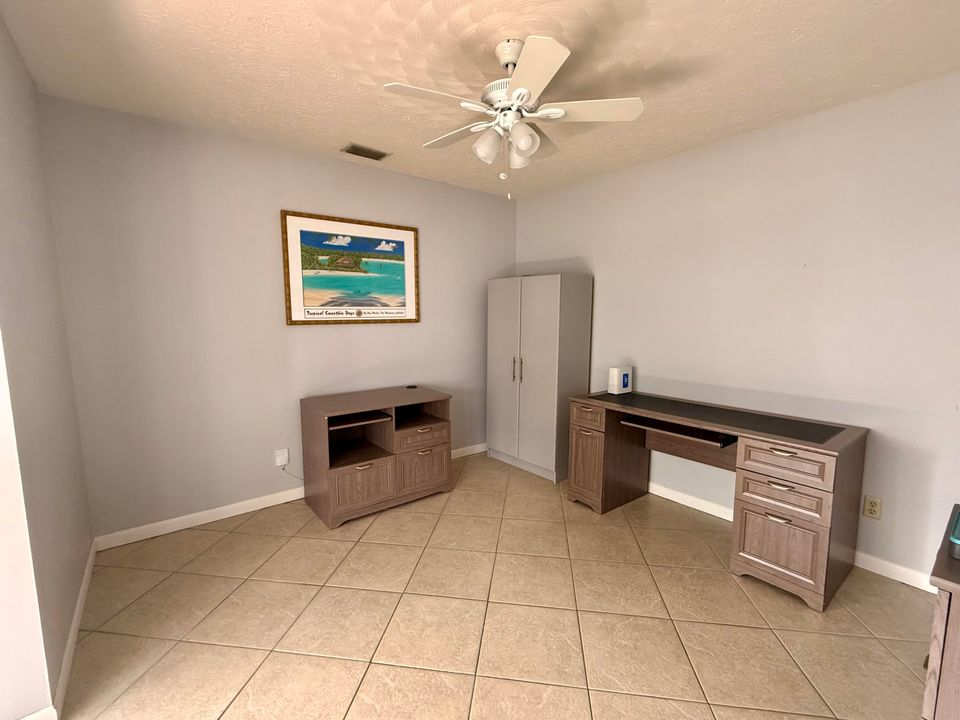 Activo con contrato: $359,900 (3 camas, 3 baños, 1486 Pies cuadrados)