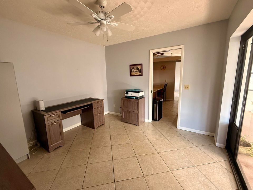 Activo con contrato: $359,900 (3 camas, 3 baños, 1486 Pies cuadrados)