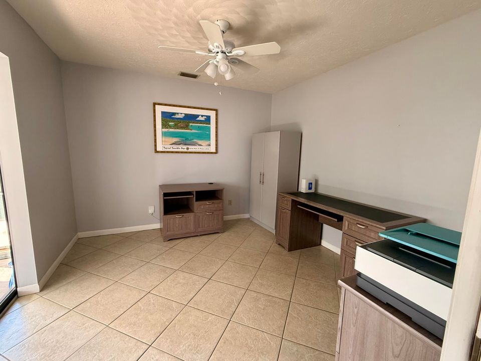 Activo con contrato: $359,900 (3 camas, 3 baños, 1486 Pies cuadrados)