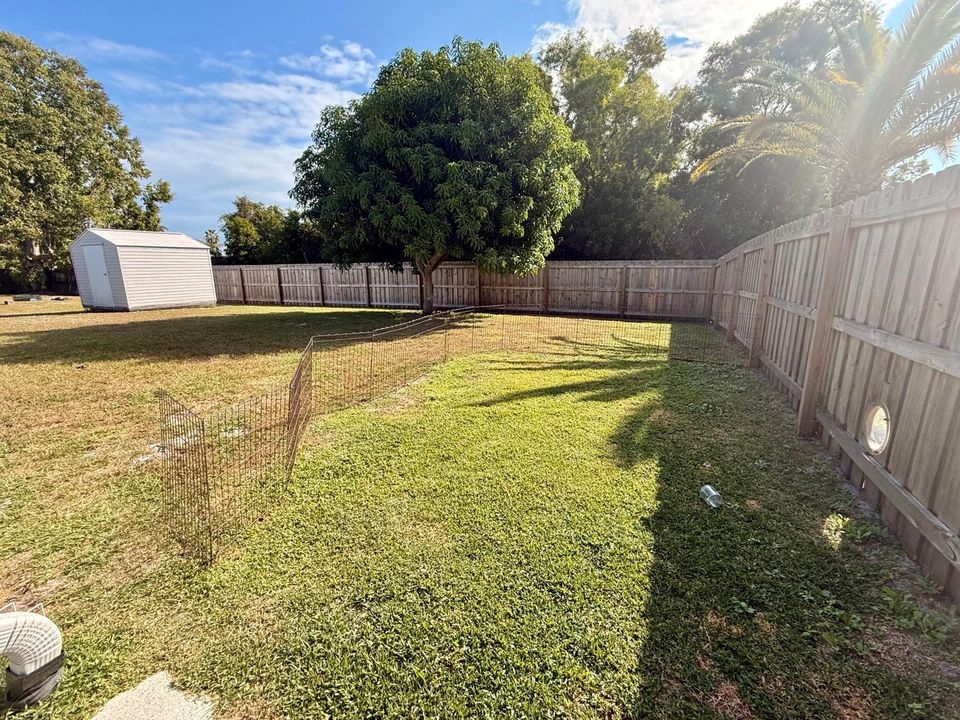 Activo con contrato: $359,900 (3 camas, 3 baños, 1486 Pies cuadrados)