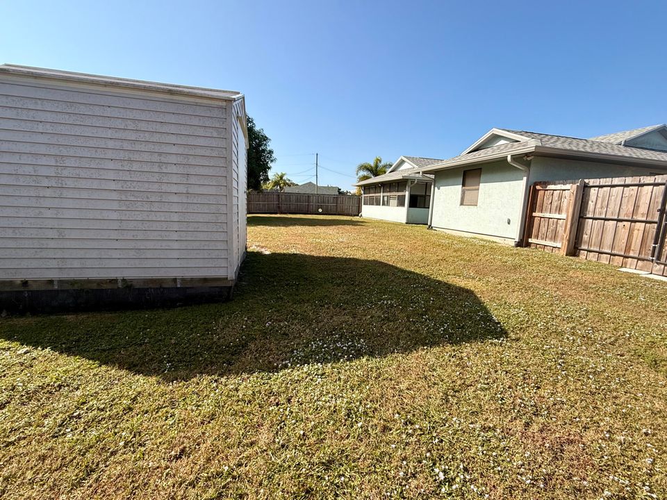 Activo con contrato: $359,900 (3 camas, 3 baños, 1486 Pies cuadrados)