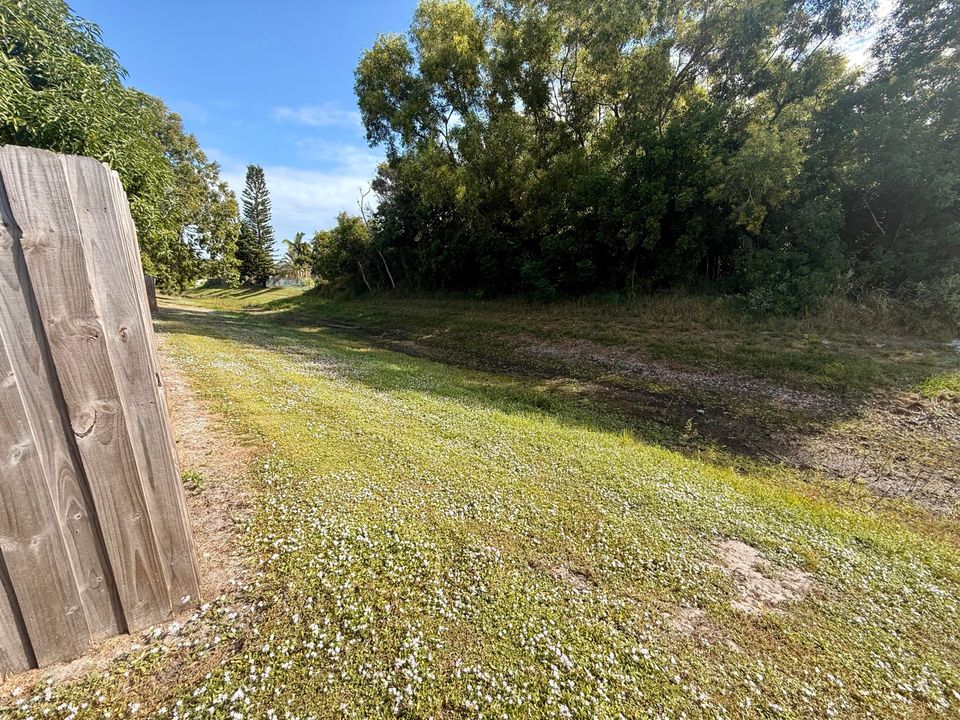 Activo con contrato: $359,900 (3 camas, 3 baños, 1486 Pies cuadrados)