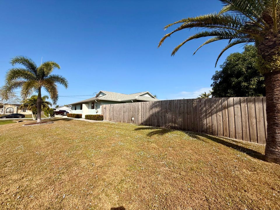 Activo con contrato: $359,900 (3 camas, 3 baños, 1486 Pies cuadrados)