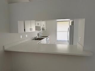 For Rent: $2,300 (2 beds, 1 baths, 200 Square Feet)