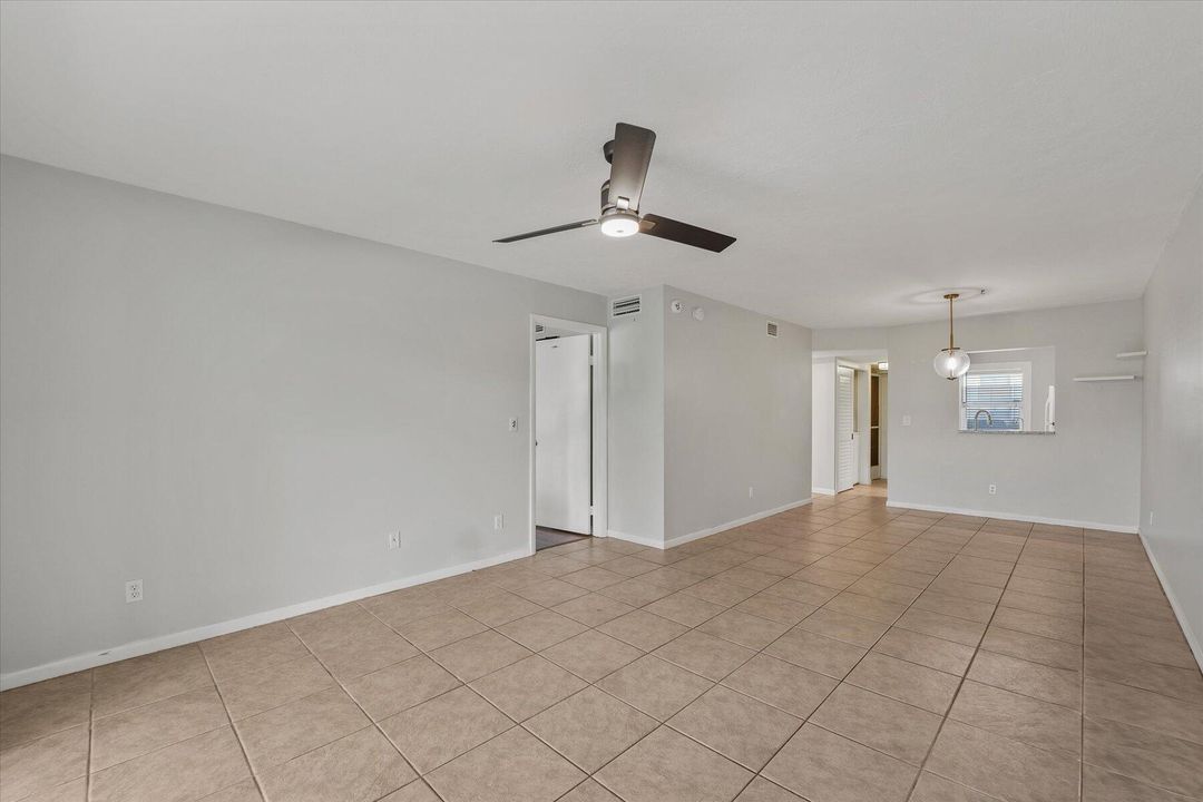 For Rent: $1,599 (2 beds, 2 baths, 1034 Square Feet)