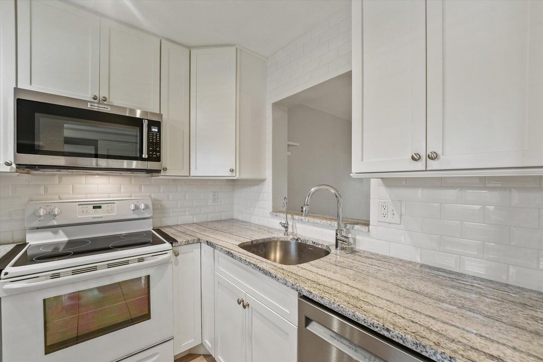 For Rent: $1,599 (2 beds, 2 baths, 1034 Square Feet)
