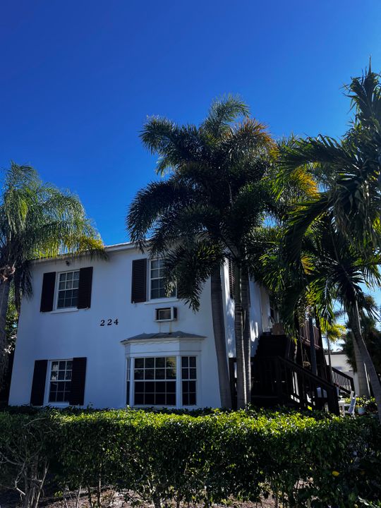 For Rent: $2,250 (1 beds, 4 baths, 2400 Square Feet)