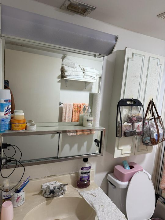 На продажу: $132,000 (2 спален, 2 ванн, 905 Квадратных фут)