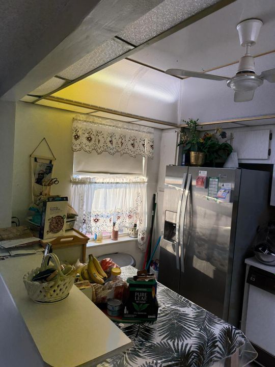 На продажу: $132,000 (2 спален, 2 ванн, 905 Квадратных фут)