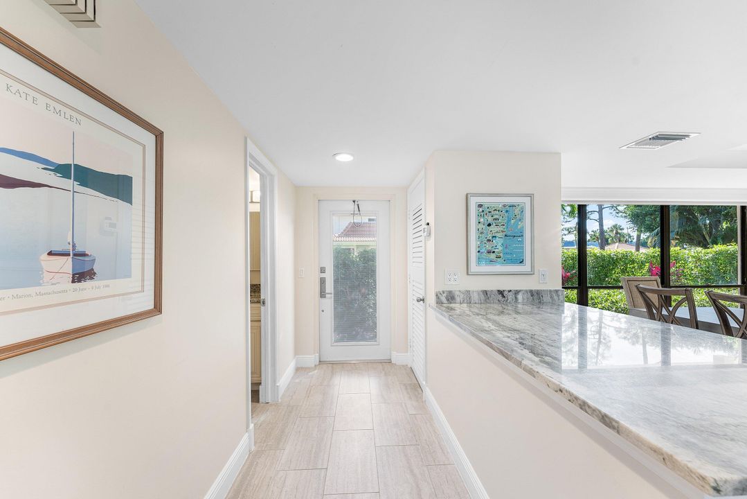 На продажу: $399,000 (2 спален, 2 ванн, 1300 Квадратных фут)