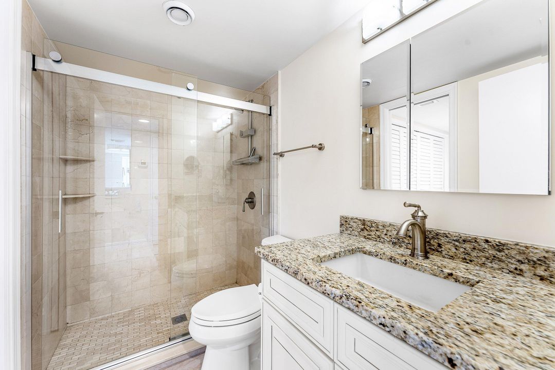 На продажу: $399,000 (2 спален, 2 ванн, 1300 Квадратных фут)