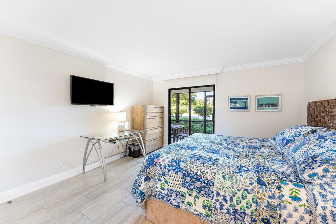 На продажу: $399,000 (2 спален, 2 ванн, 1300 Квадратных фут)