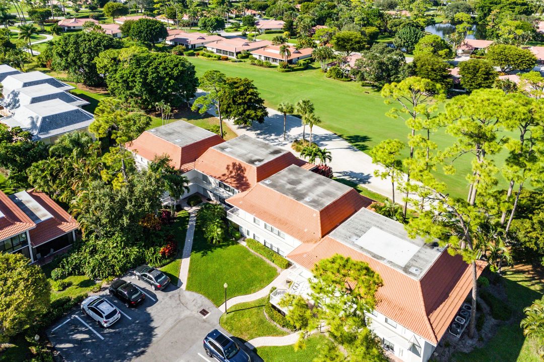 На продажу: $399,000 (2 спален, 2 ванн, 1300 Квадратных фут)