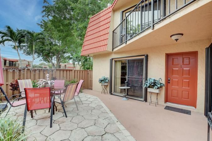 出租: $2,650 (2 贝兹, 2 浴室, 1302 平方英尺)