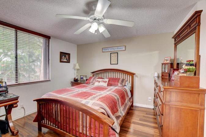 出租: $2,650 (2 贝兹, 2 浴室, 1302 平方英尺)