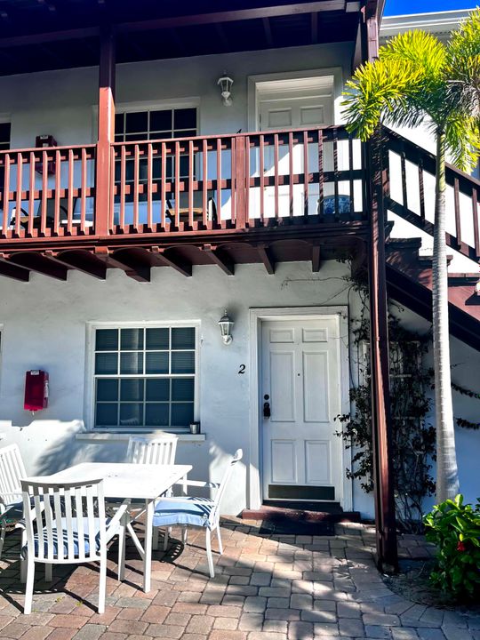 For Rent: $2,250 (1 beds, 4 baths, 2400 Square Feet)