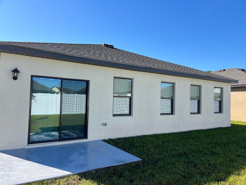 出租: $2,330 (4 贝兹, 2 浴室, 1528 平方英尺)