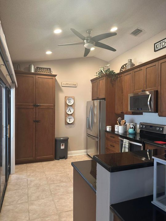 For Rent: $5,000 (3 beds, 2 baths, 1386 Square Feet)