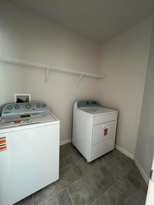 出租: $2,330 (4 贝兹, 2 浴室, 1528 平方英尺)