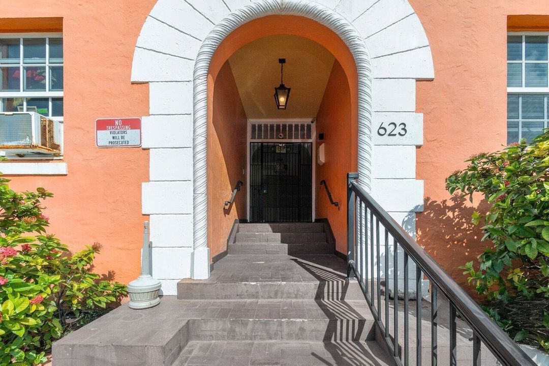 В аренду: $2,300 (1 спален, 1 ванн, 680 Квадратных фут)