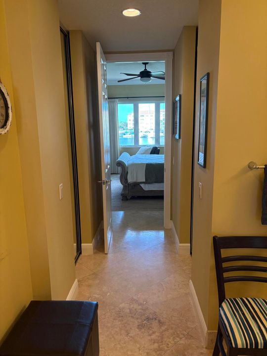 出租: $4,750 (2 贝兹, 2 浴室, 1989 平方英尺)