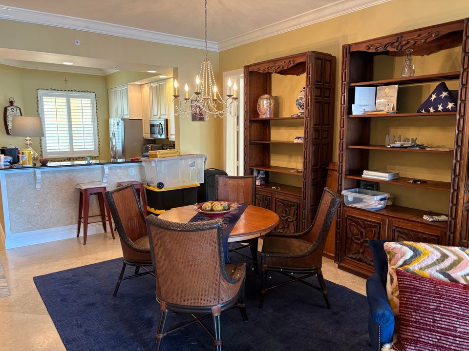 出租: $4,750 (2 贝兹, 2 浴室, 1989 平方英尺)