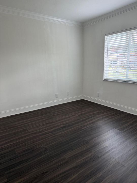 For Rent: $3,600 (3 beds, 2 baths, 1286 Square Feet)