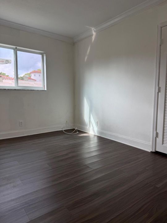 For Rent: $3,600 (3 beds, 2 baths, 1286 Square Feet)