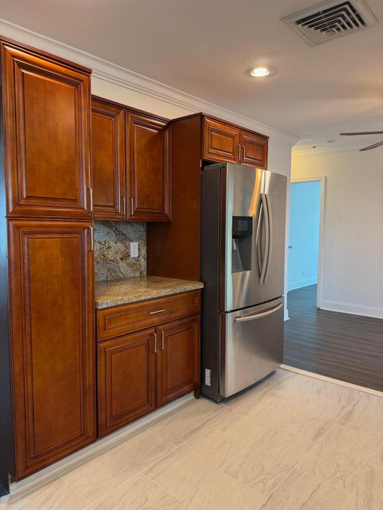 For Rent: $3,600 (3 beds, 2 baths, 1286 Square Feet)