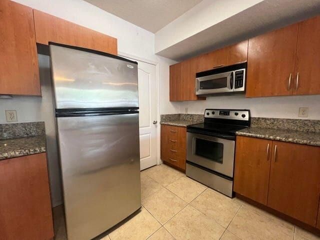 For Sale: $195,000 (2 beds, 2 baths, 1141 Square Feet)
