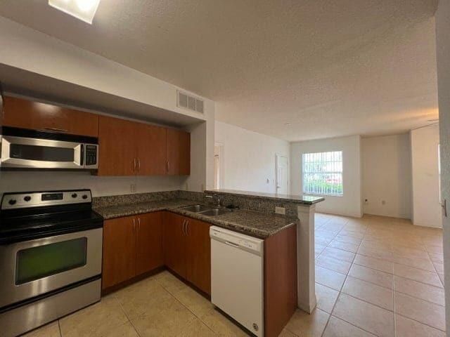For Sale: $195,000 (2 beds, 2 baths, 1141 Square Feet)