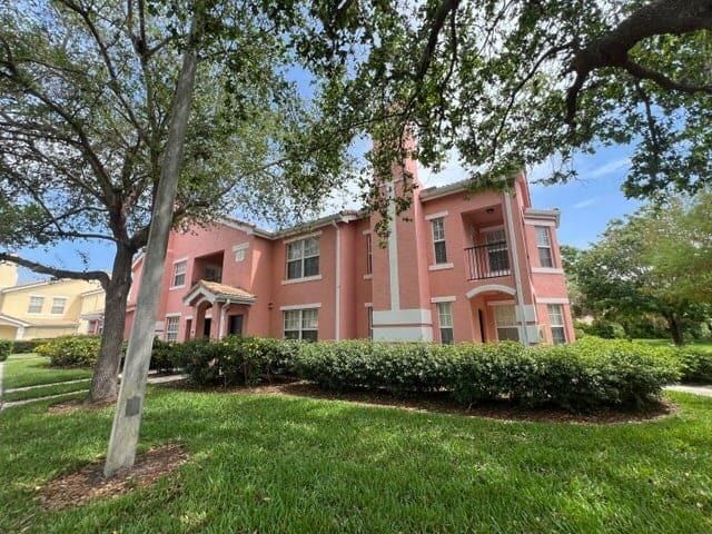 For Sale: $195,000 (2 beds, 2 baths, 1141 Square Feet)