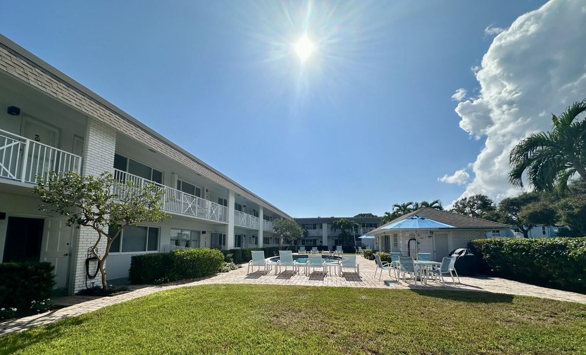 出租: $2,900 (1 贝兹, 1 浴室, 615 平方英尺)