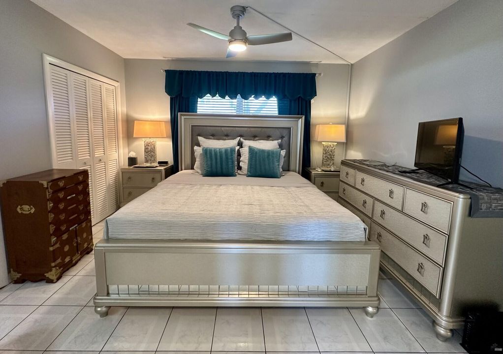 出租: $2,900 (1 贝兹, 1 浴室, 615 平方英尺)