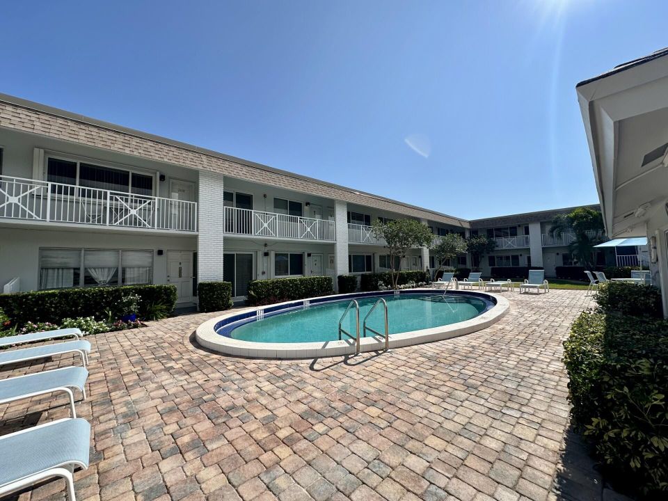 出租: $2,900 (1 贝兹, 1 浴室, 615 平方英尺)