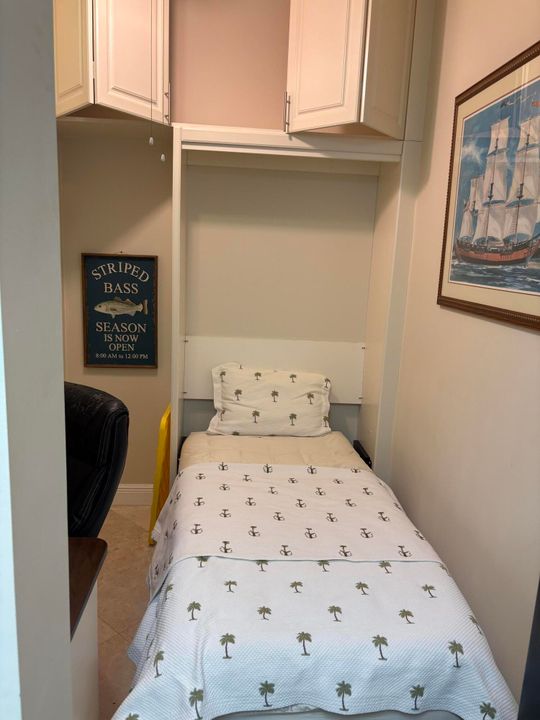 出租: $4,750 (2 贝兹, 2 浴室, 1989 平方英尺)