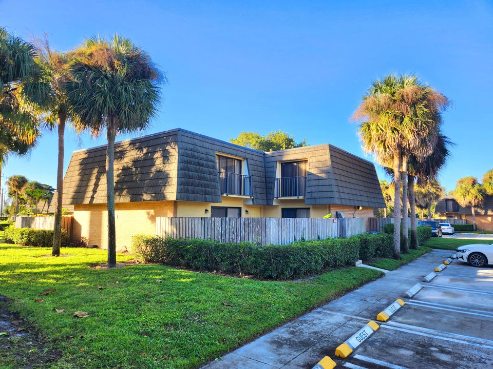 В аренду: $2,200 (2 спален, 2 ванн, 1236 Квадратных фут)