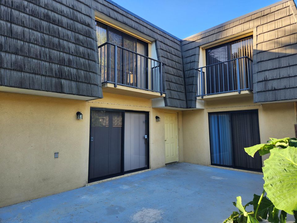 В аренду: $2,200 (2 спален, 2 ванн, 1236 Квадратных фут)