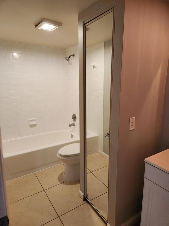 В аренду: $2,200 (2 спален, 2 ванн, 1236 Квадратных фут)