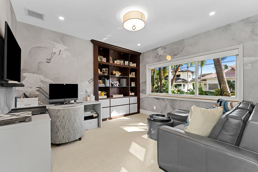 待售: $8,750,000 (8 贝兹, 7 浴室, 6498 平方英尺)