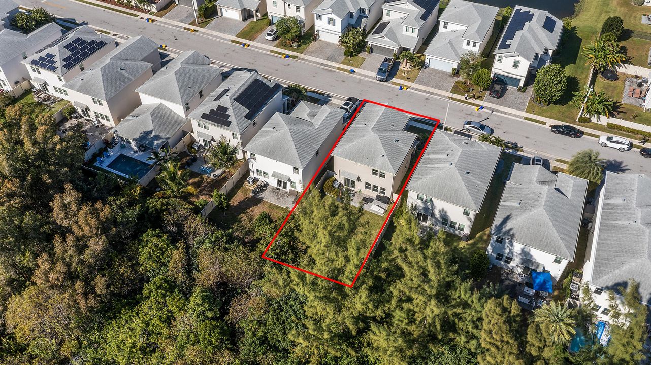 For Sale: $549,900 (3 beds, 2 baths, 1692 Square Feet)