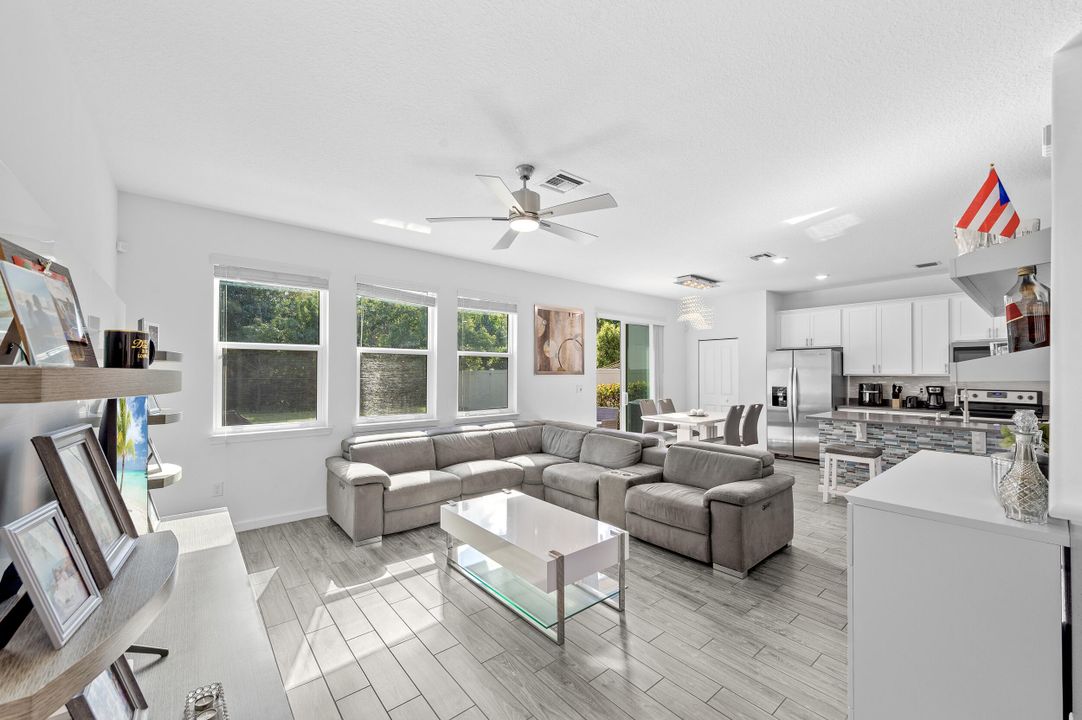 For Sale: $549,900 (3 beds, 2 baths, 1692 Square Feet)