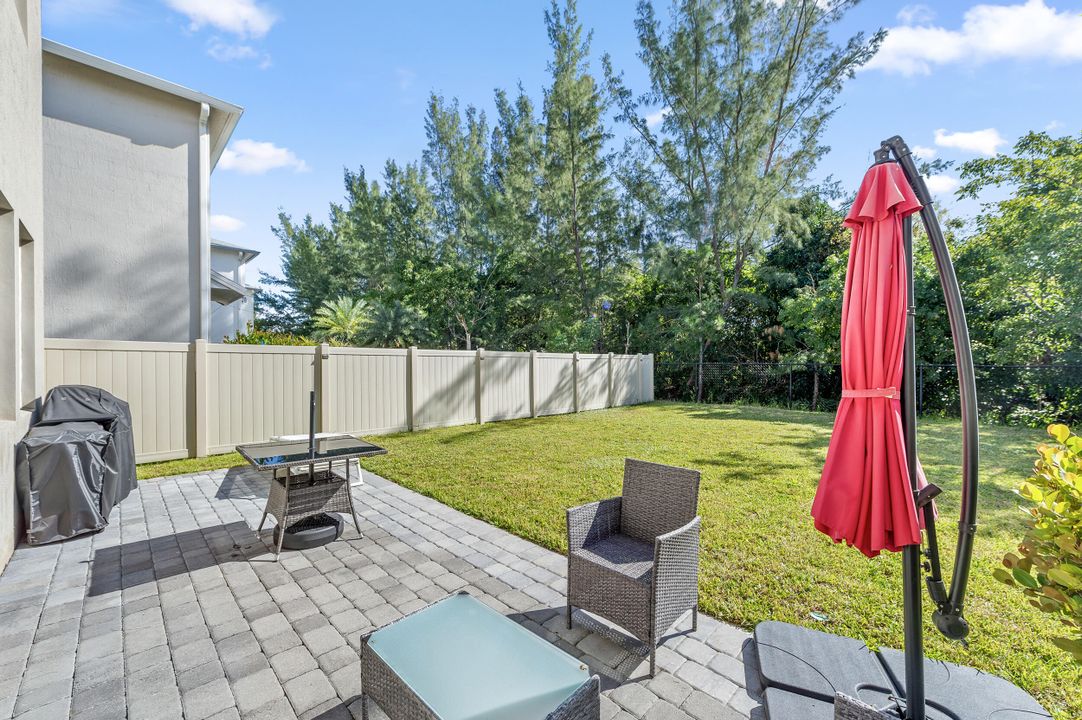 For Sale: $549,900 (3 beds, 2 baths, 1692 Square Feet)