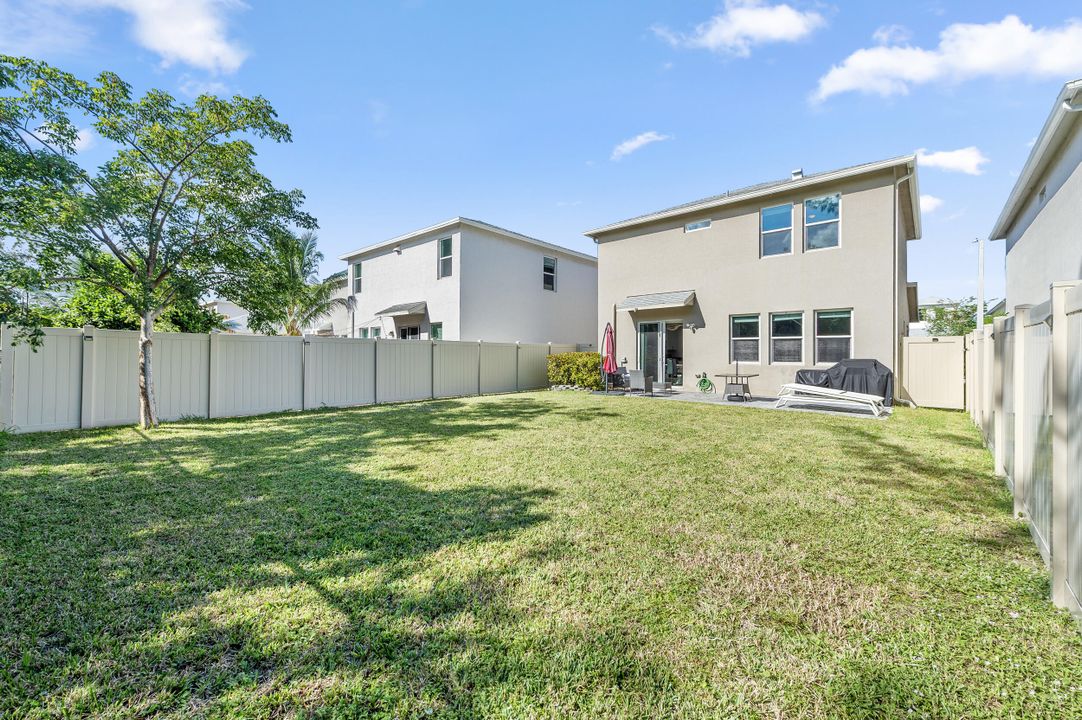 For Sale: $549,900 (3 beds, 2 baths, 1692 Square Feet)