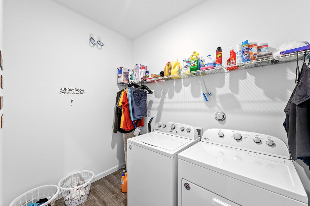 For Sale: $549,900 (3 beds, 2 baths, 1692 Square Feet)