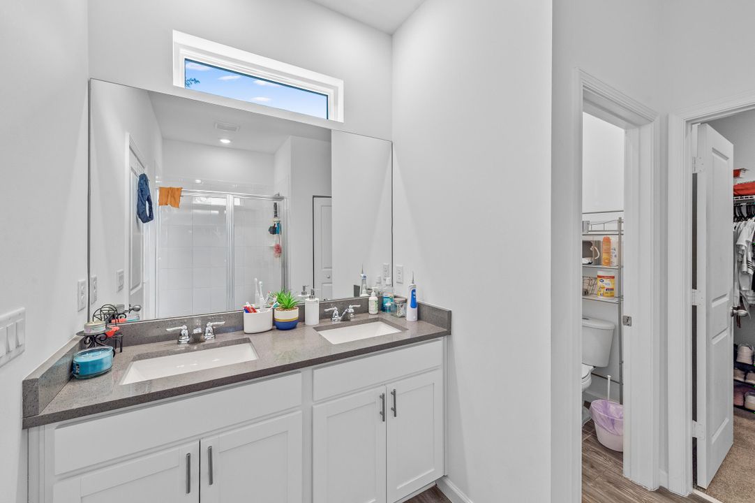 For Sale: $549,900 (3 beds, 2 baths, 1692 Square Feet)