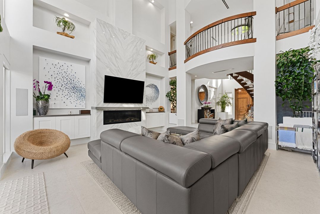 待售: $8,750,000 (8 贝兹, 7 浴室, 6498 平方英尺)