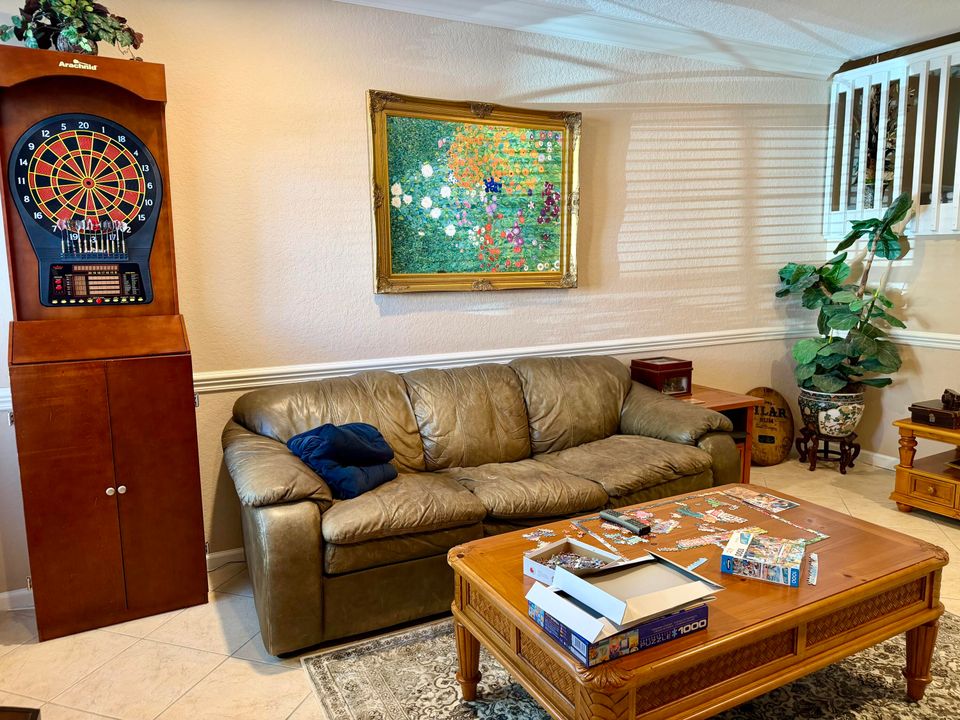 出租: $2,995 (4 贝兹, 3 浴室, 2018 平方英尺)