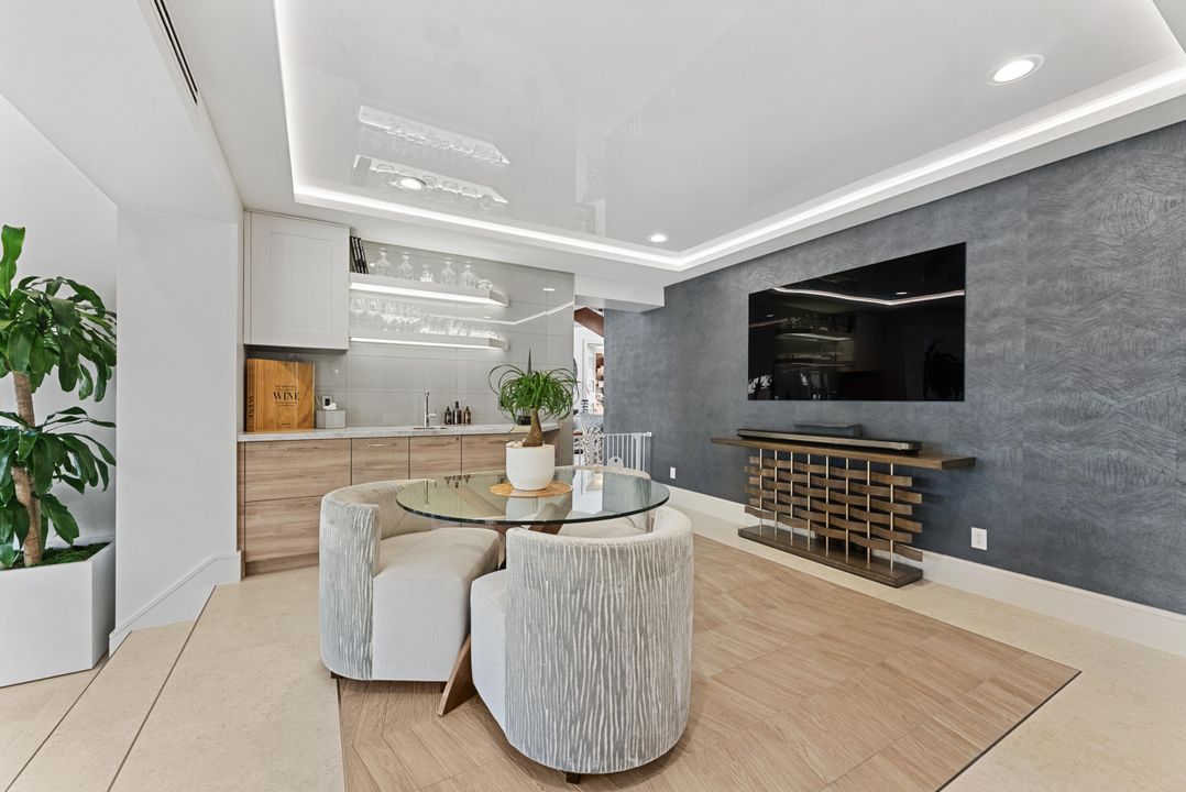 待售: $8,750,000 (8 贝兹, 7 浴室, 6498 平方英尺)